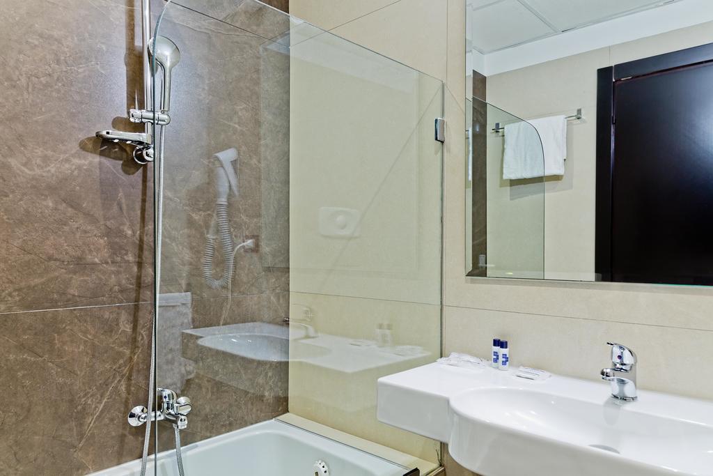 Superior Double Room with Balcony,681376086:JPEG