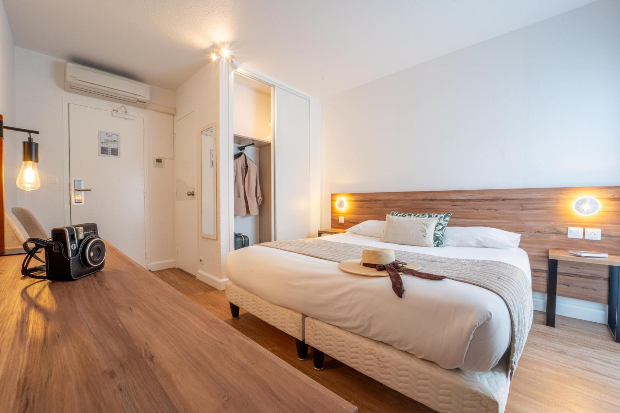 Comfort Double or Twin Room Garden or Street View,1765147031:JPEG