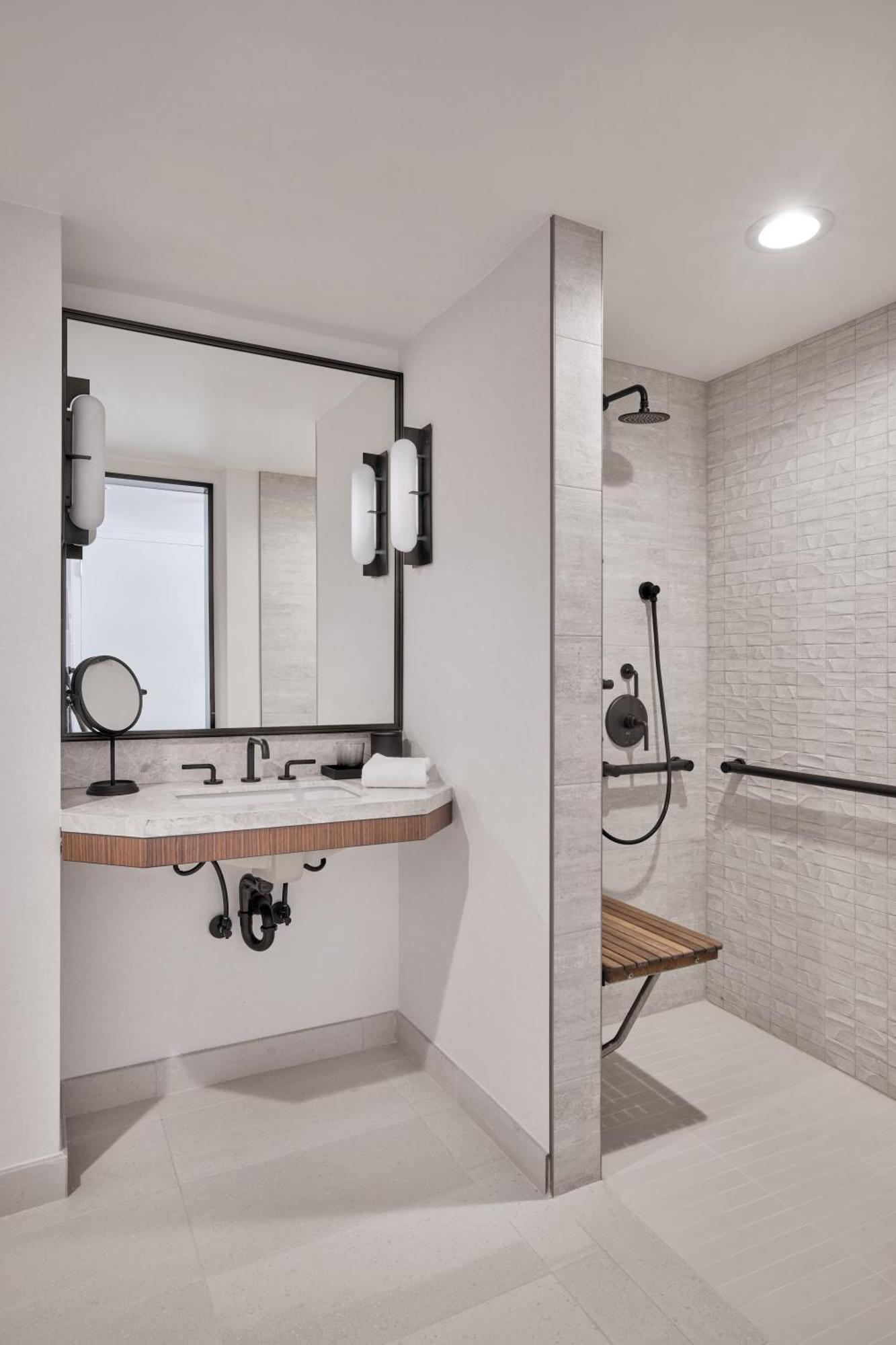 The Jay Signature Queens Guest room 2 Queen City view Mobility & Hearing Accessible w or Roll Shower,1643138012:JPEG
