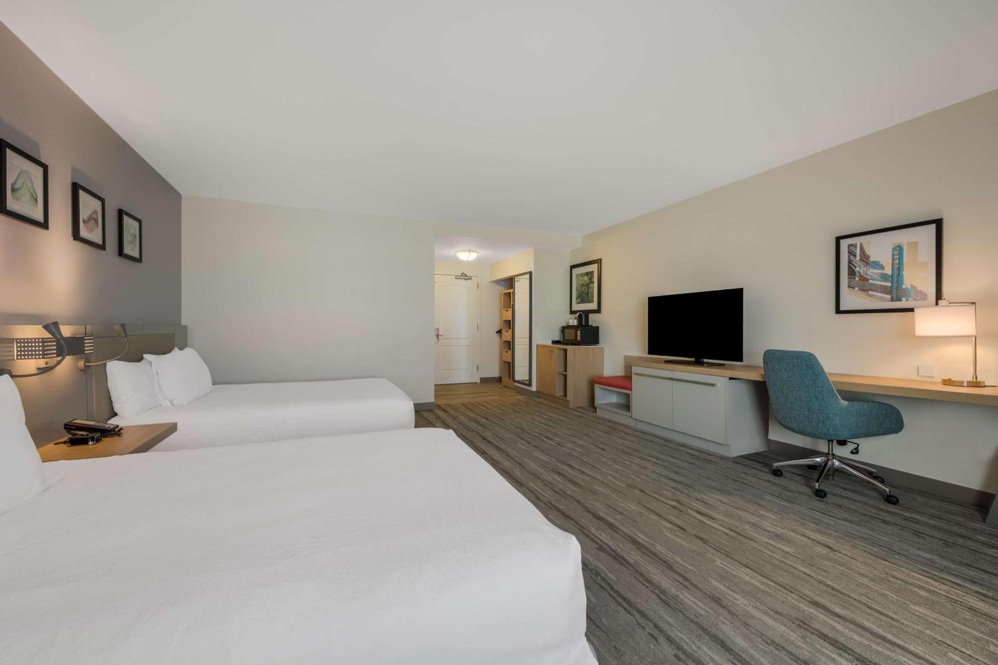 Queen Room Two Queen Beds Mobility Access