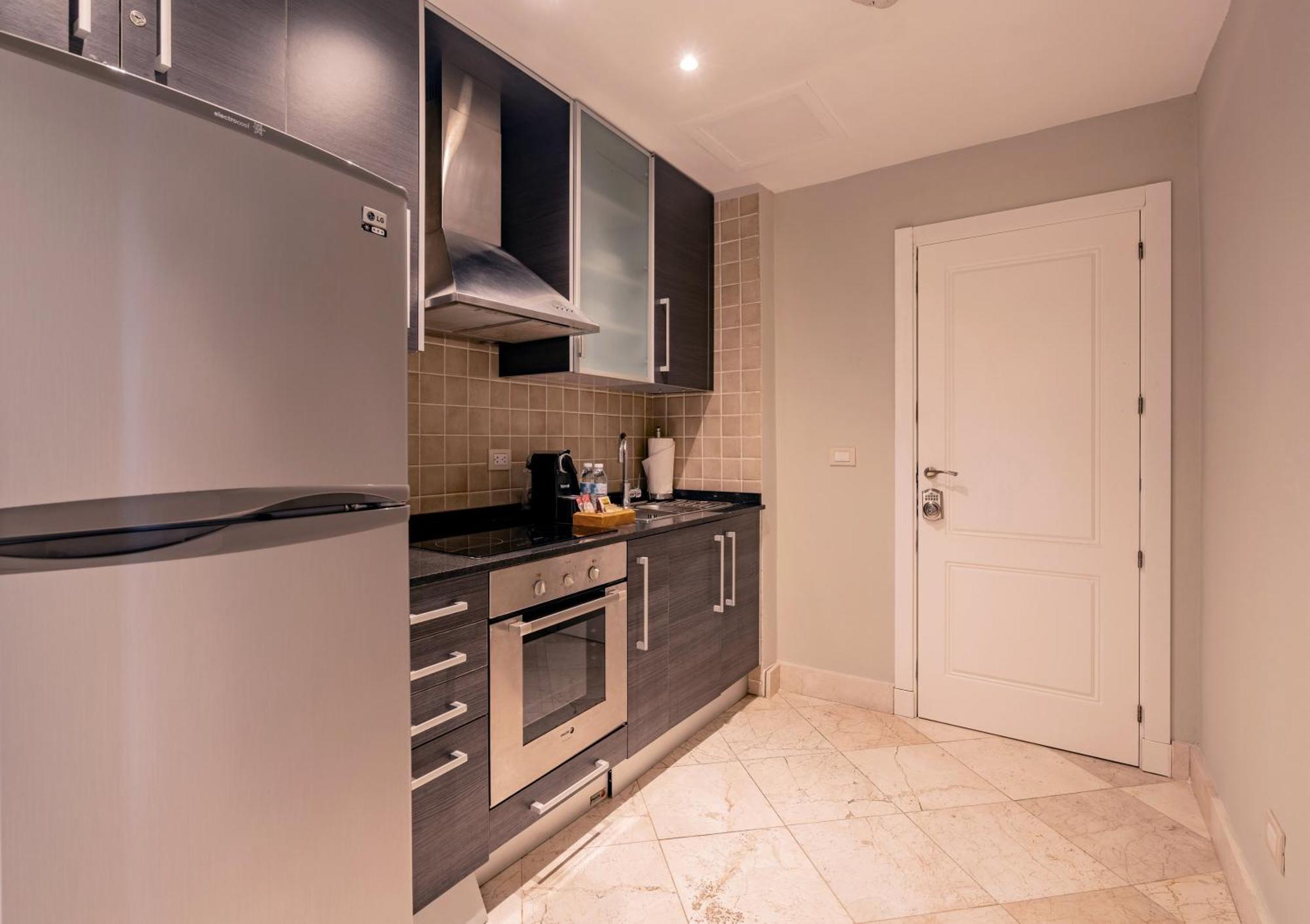Deluxe One Bedroom Residence