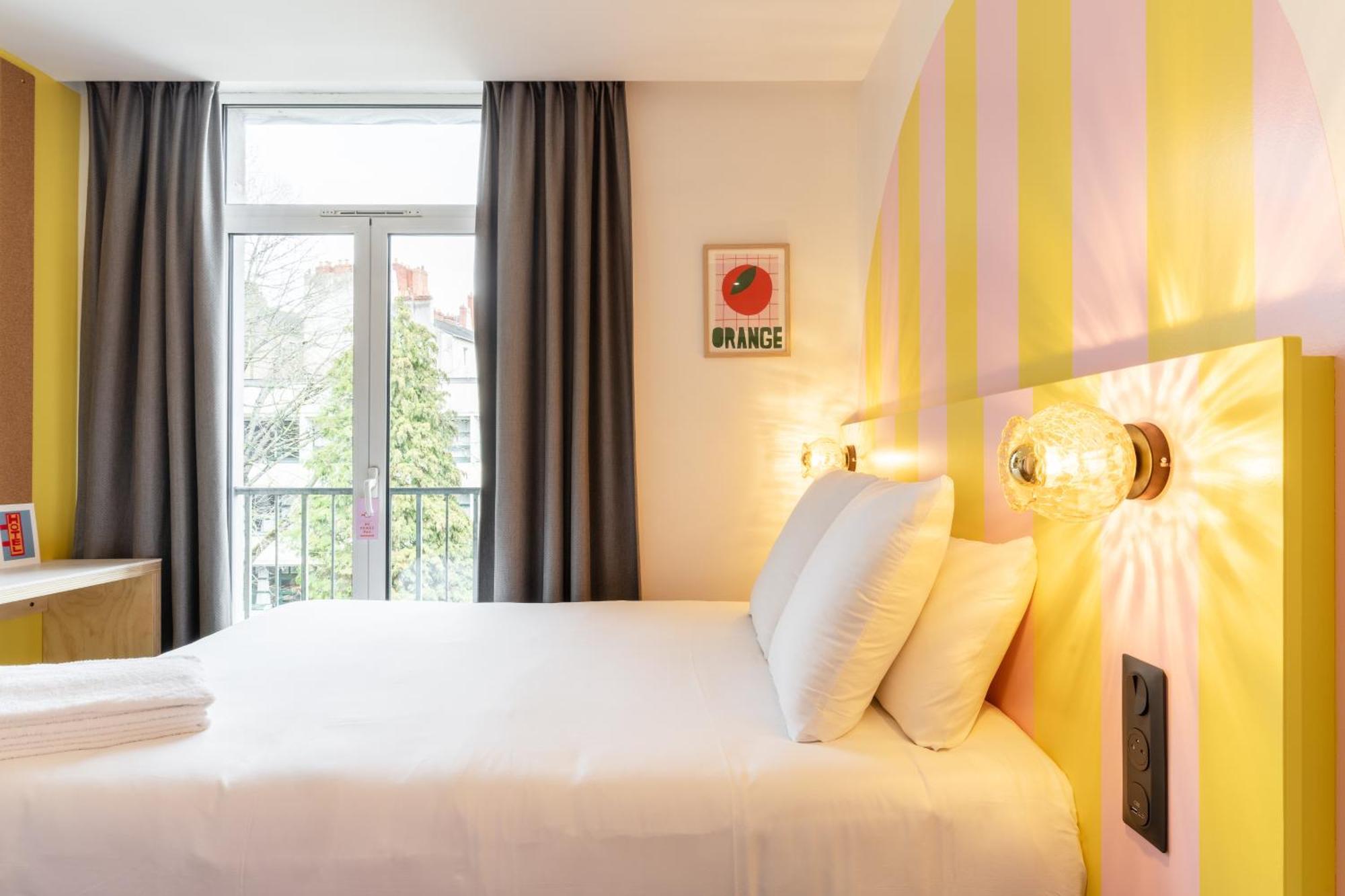 Double Room Queen Bed,1563353155:JPEG