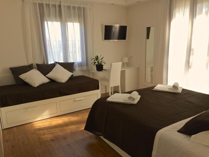 Standard Double Room,1563378931:JPEG
