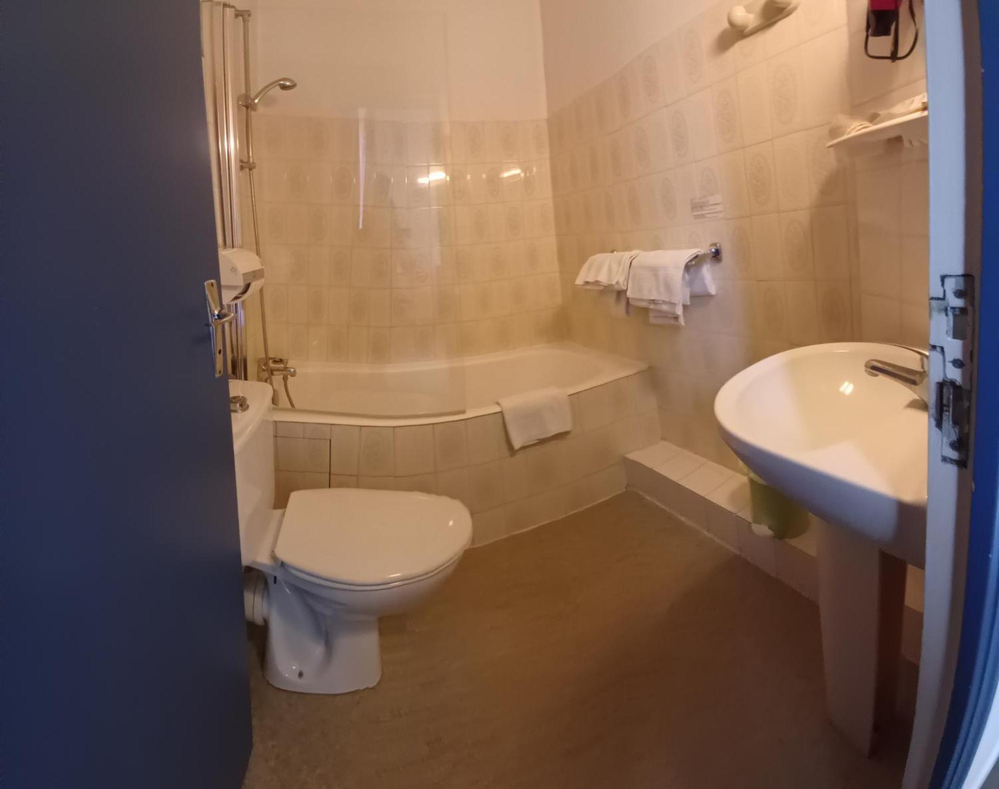 Double Room,1563410863:JPEG