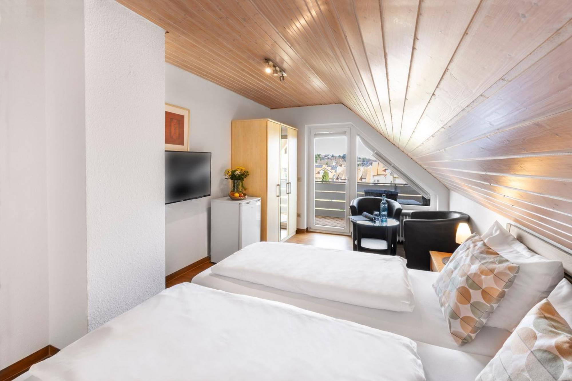 Doppelzimmer mit seitlichem Seeblick