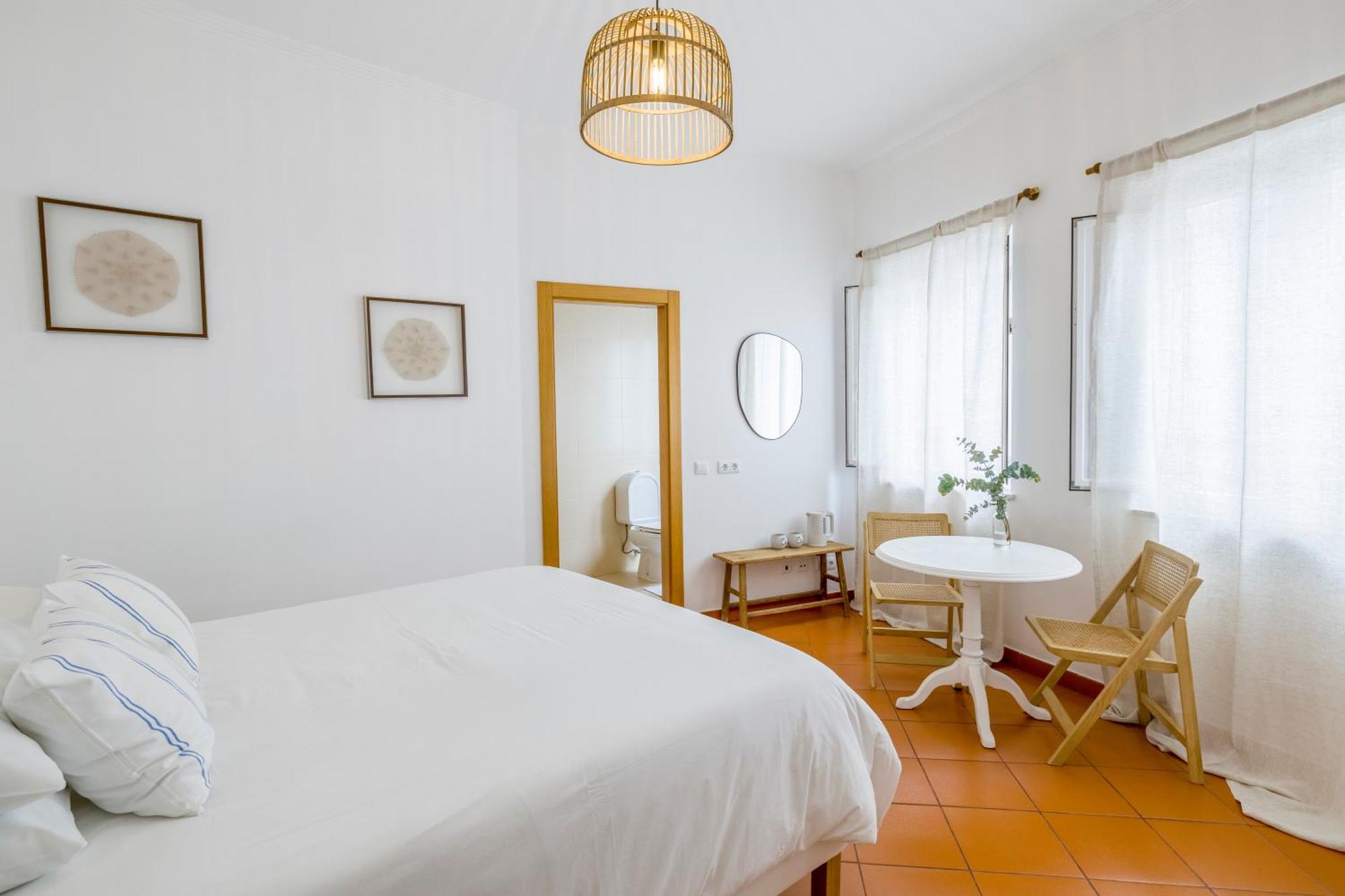Large Double Room,1563474178:JPEG