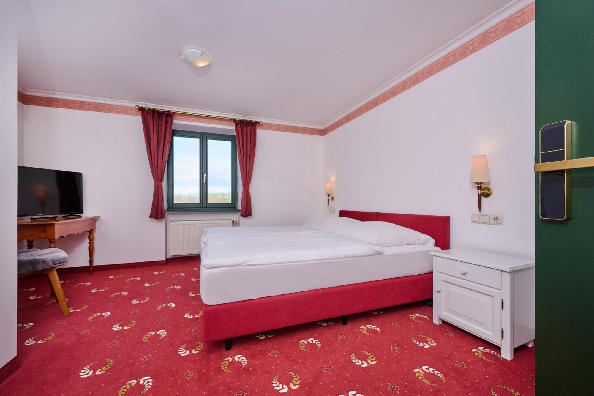 Double Room Private Bathroom