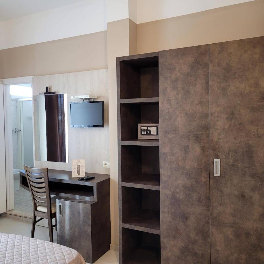 Superior Double Room Balcony Partial Sea View