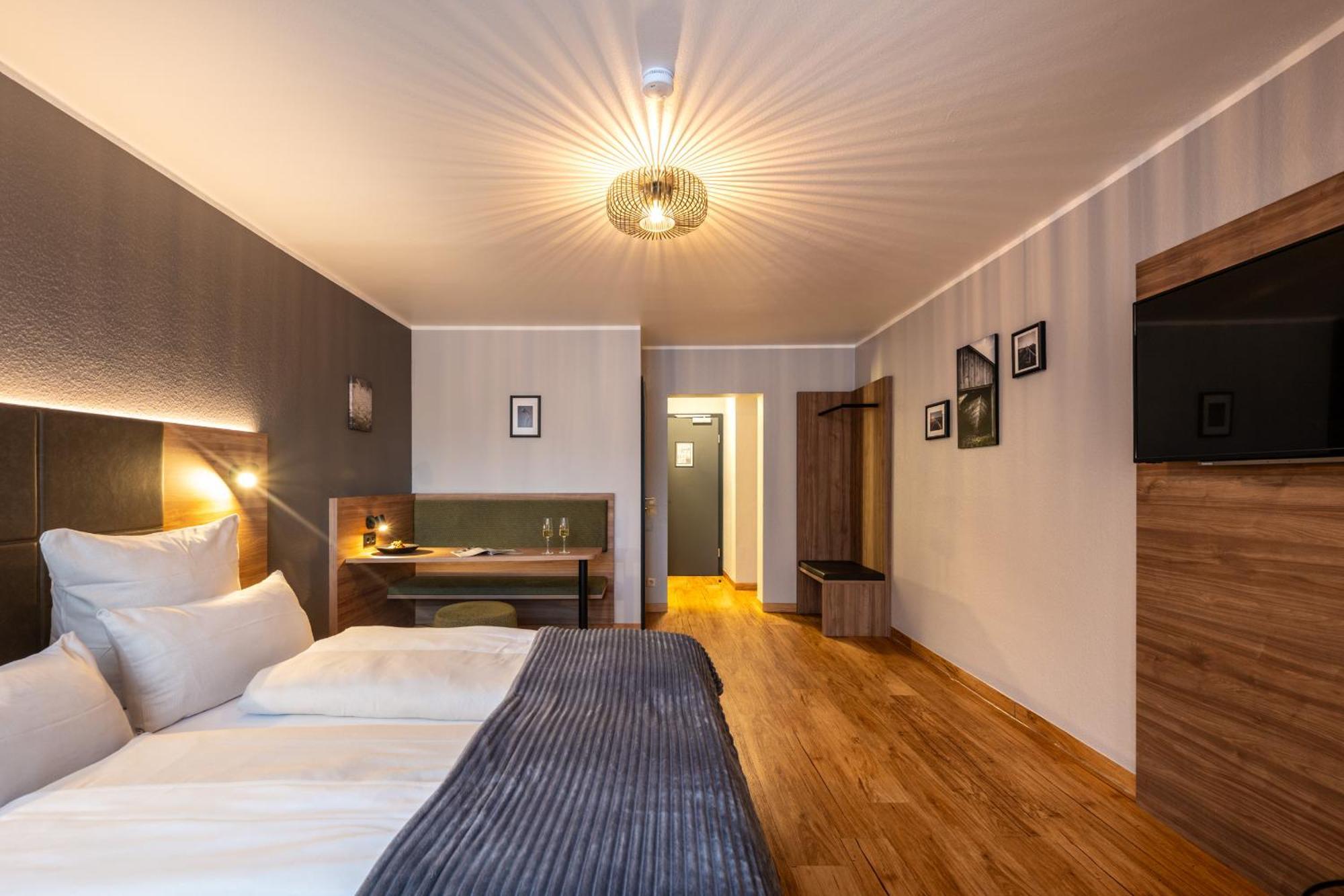 Large Double Room,1565255620:JPEG