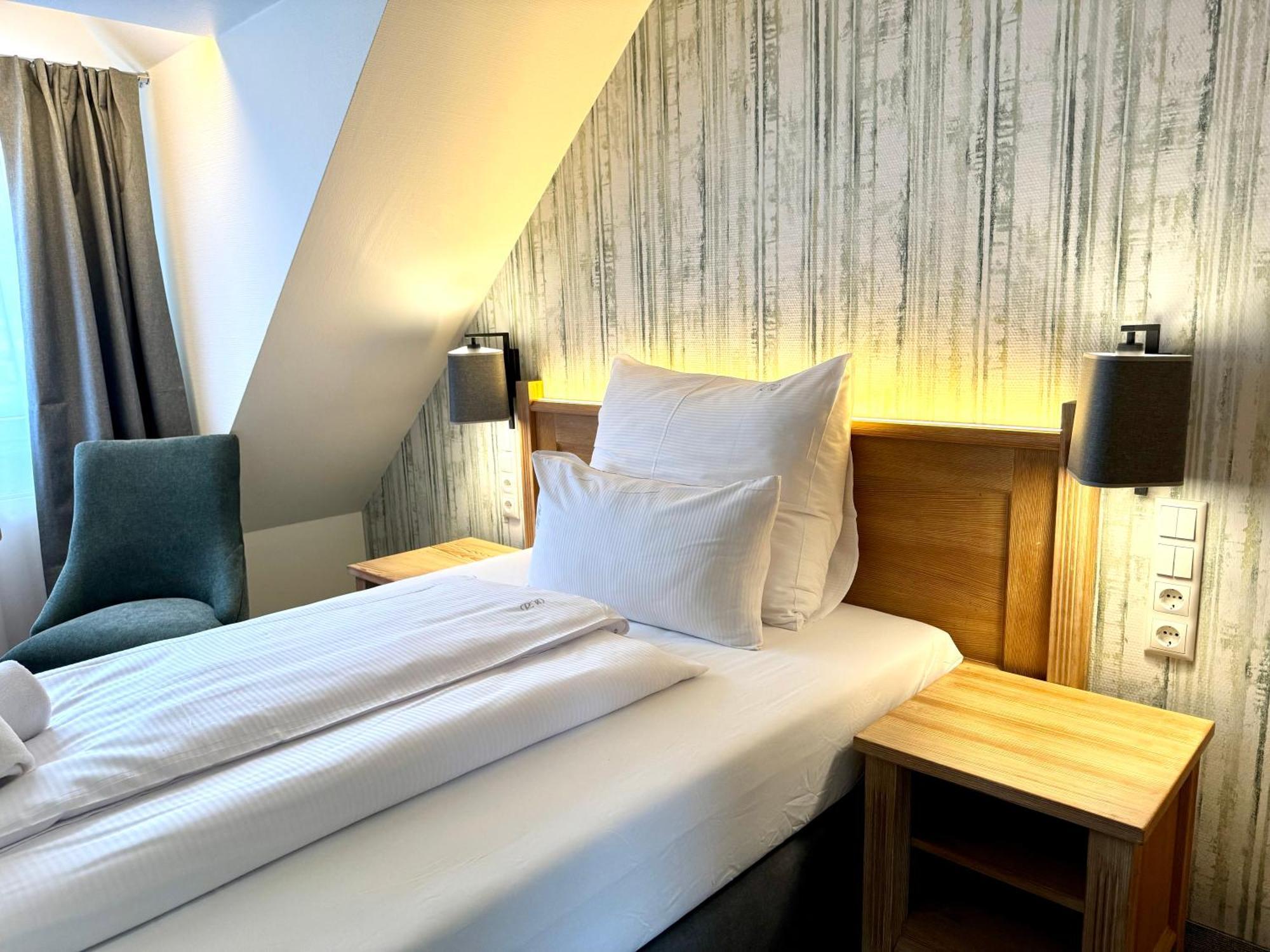 Standard Single Room,1565536561:JPEG