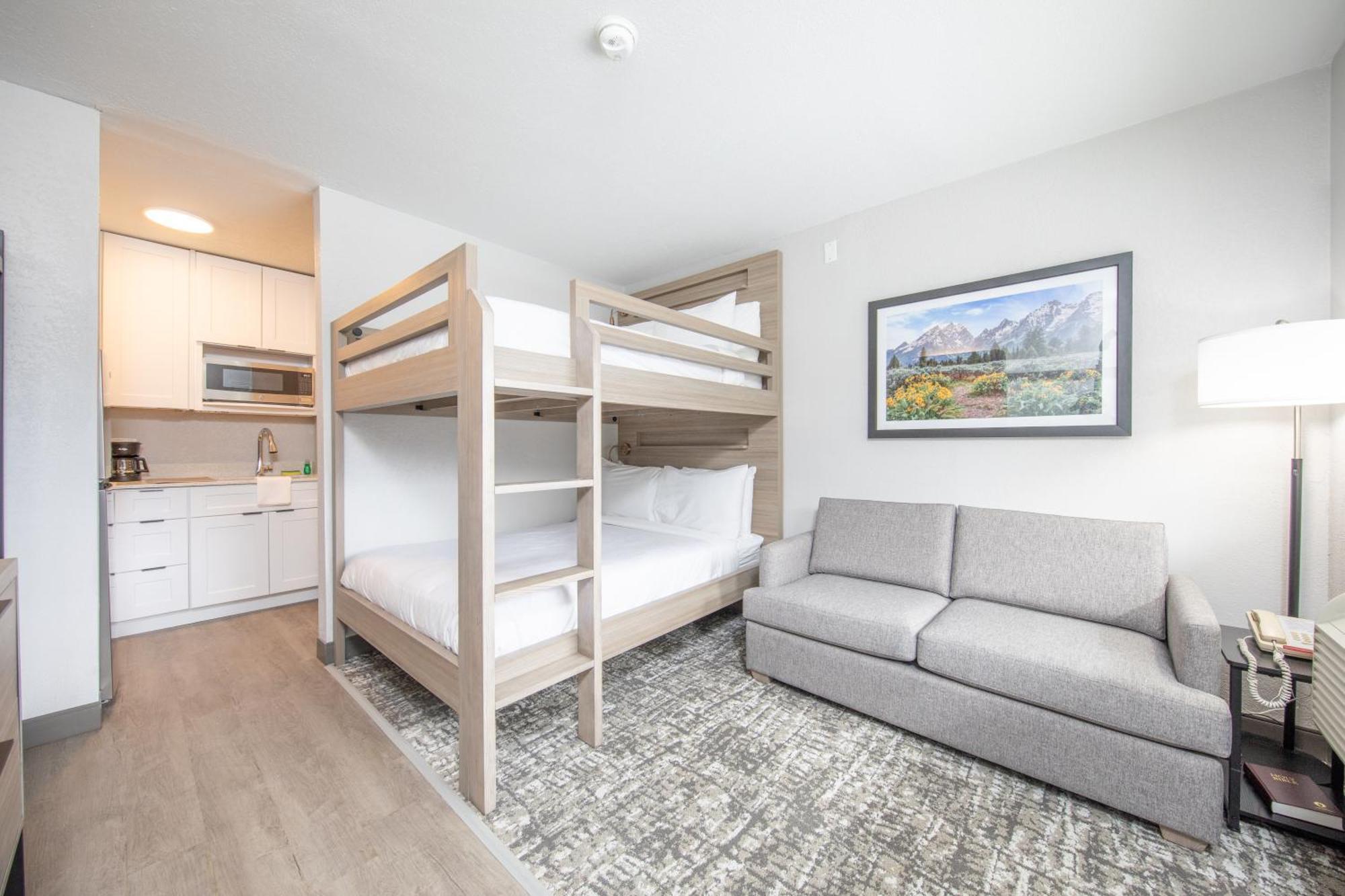 Full Bunk Bed Studio Kitchenette Non-Smoking,1565548102:JPEG
