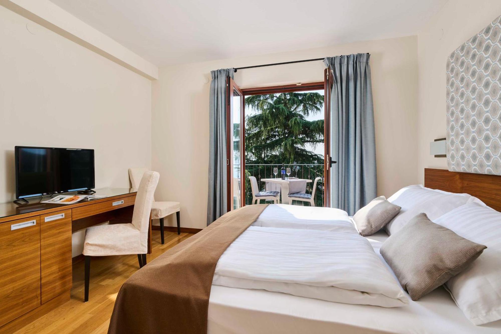 Standard Double or Twin Room,1565559472:JPEG