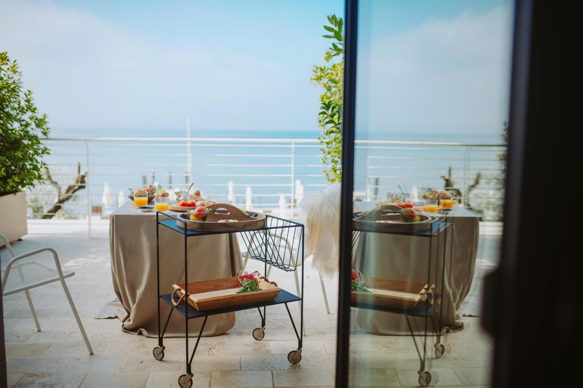 Deluxe Double Room Balcony Lake View