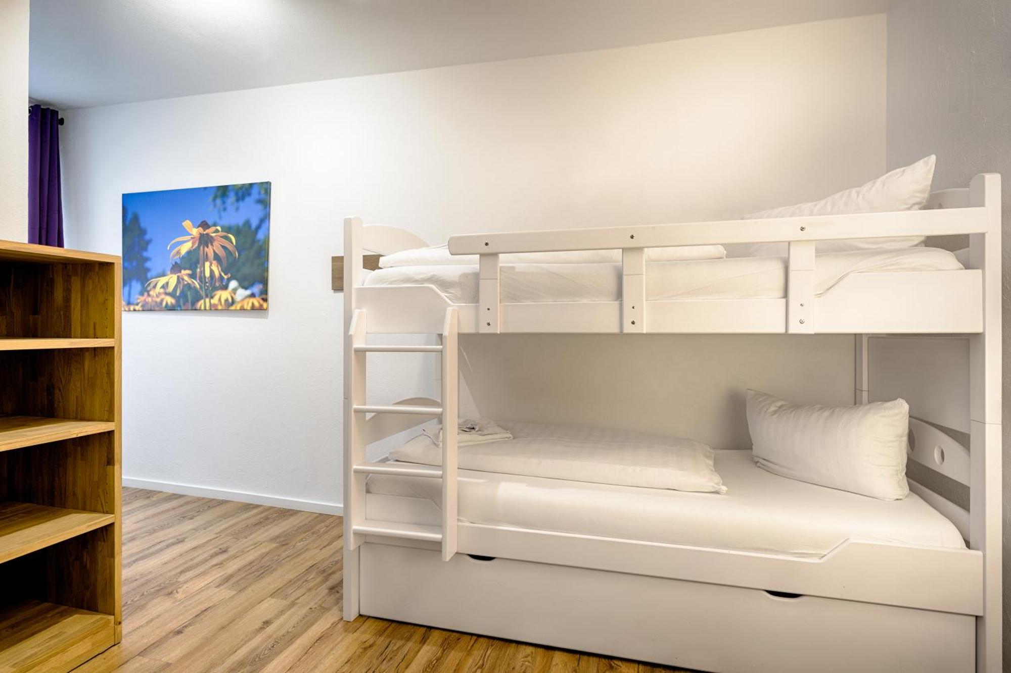 Family Room,1565674996:JPEG