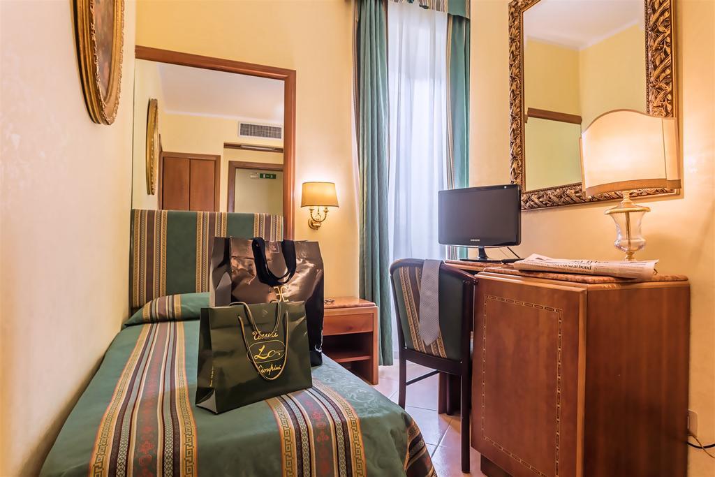 Single Room,156967821:JPEG