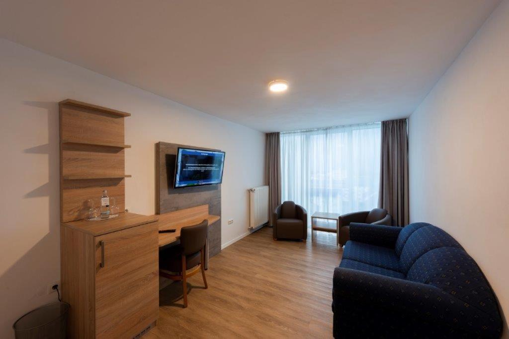 Suite with Mountain View,1566904115:JPEG