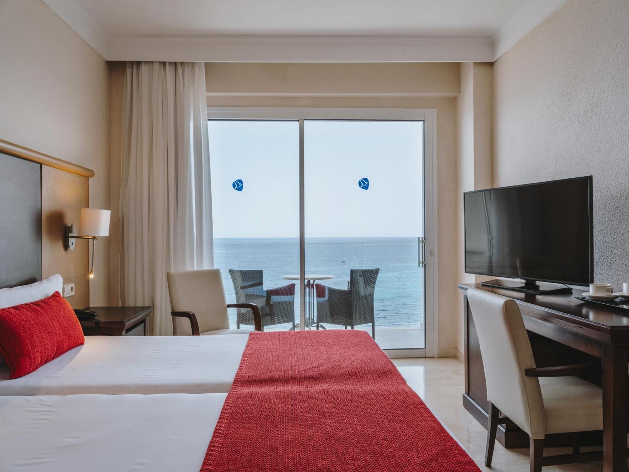 Double or Twin Room Sea View