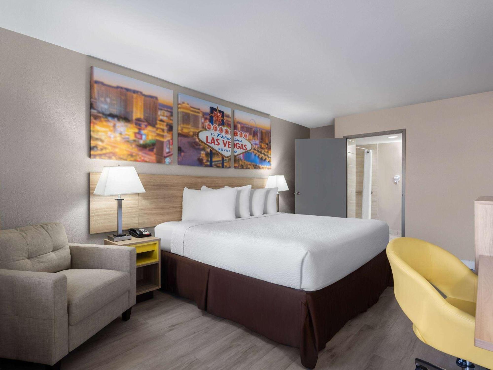 King Room with Roll-in Shower - Mobility Access/Non-Smoking,701129221:JPEG
