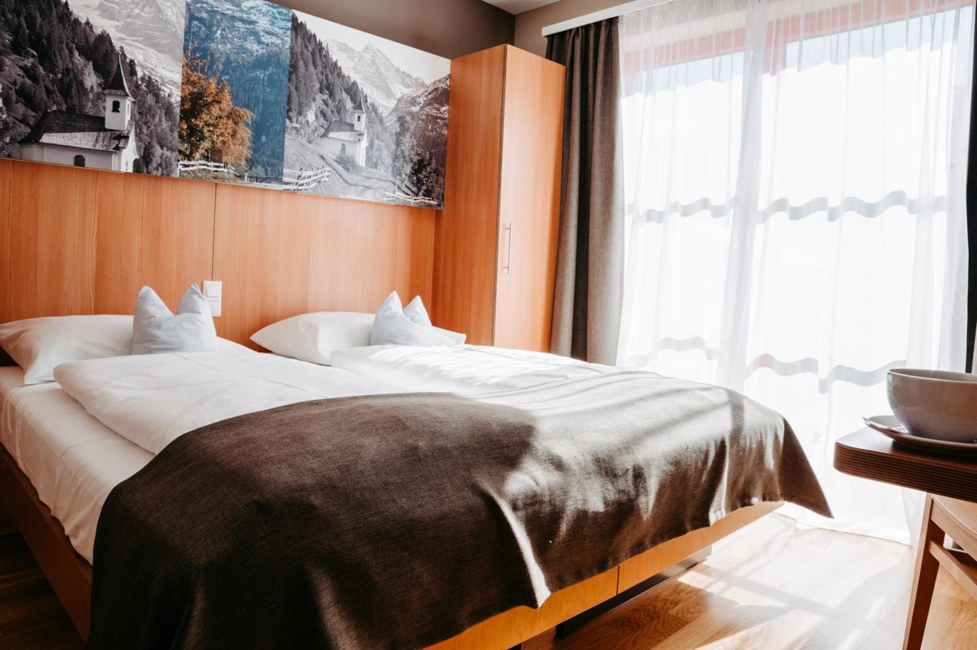 Double Room,1566944933:JPEG