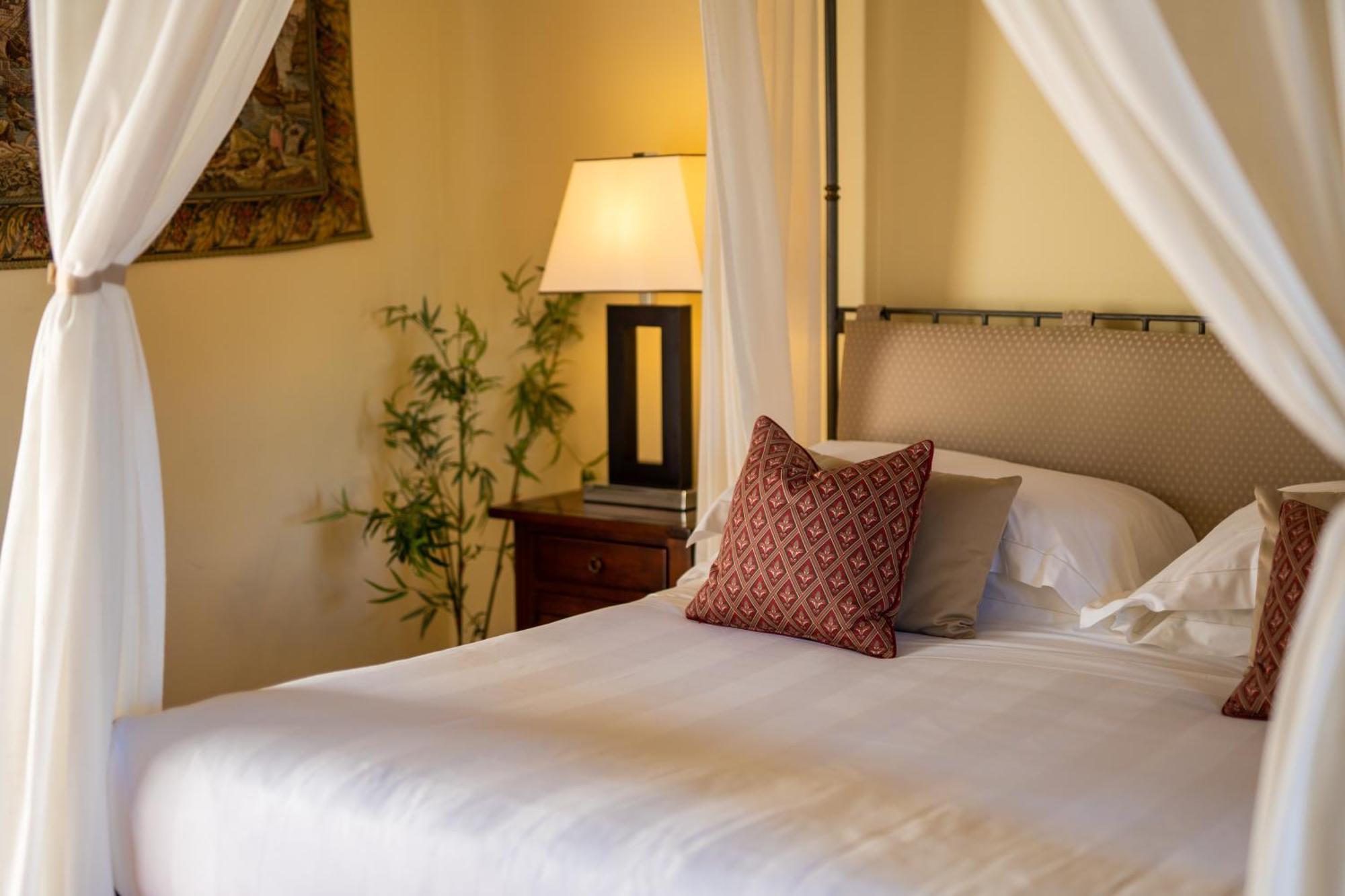 Two Connecting Double Rooms,1742588621:JPEG
