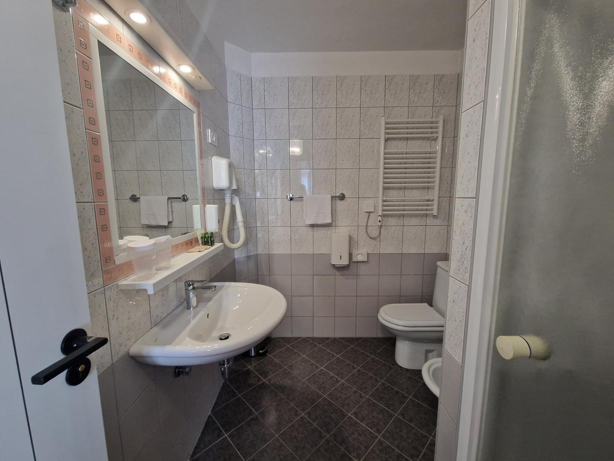 Double or Twin Room Sea View