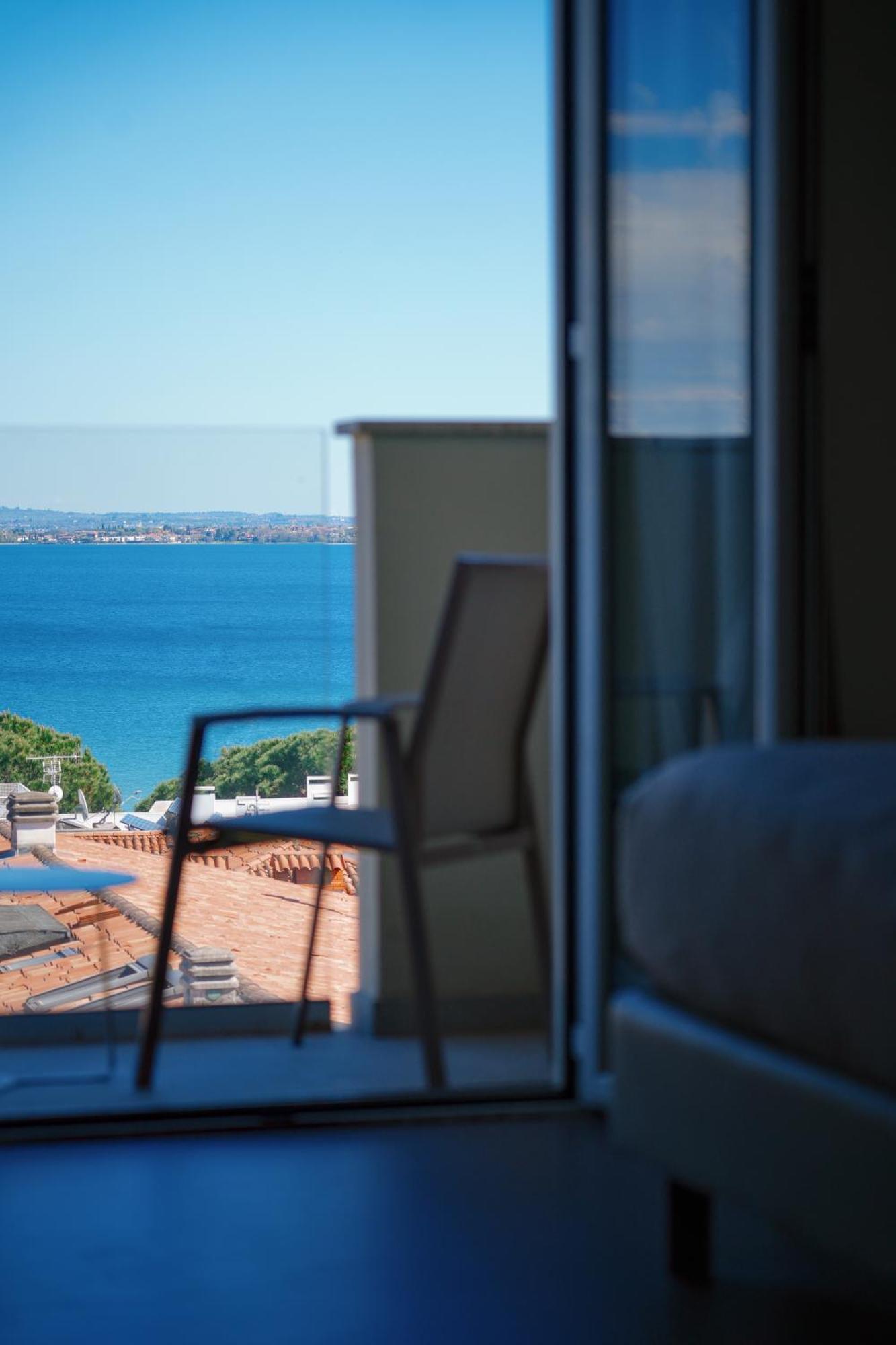 Double Room Balcony Lake View