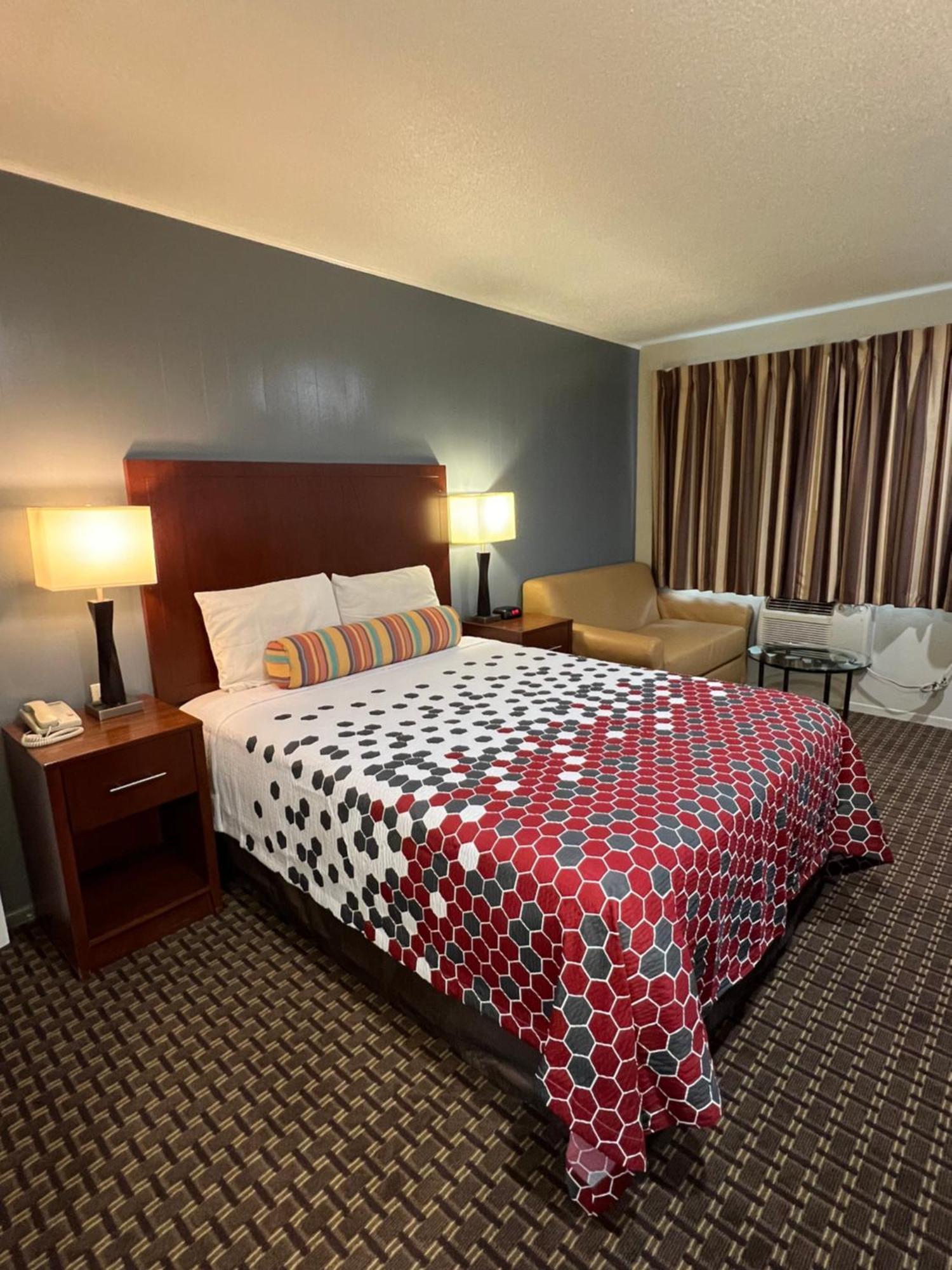 Queen Room Non-Smoking