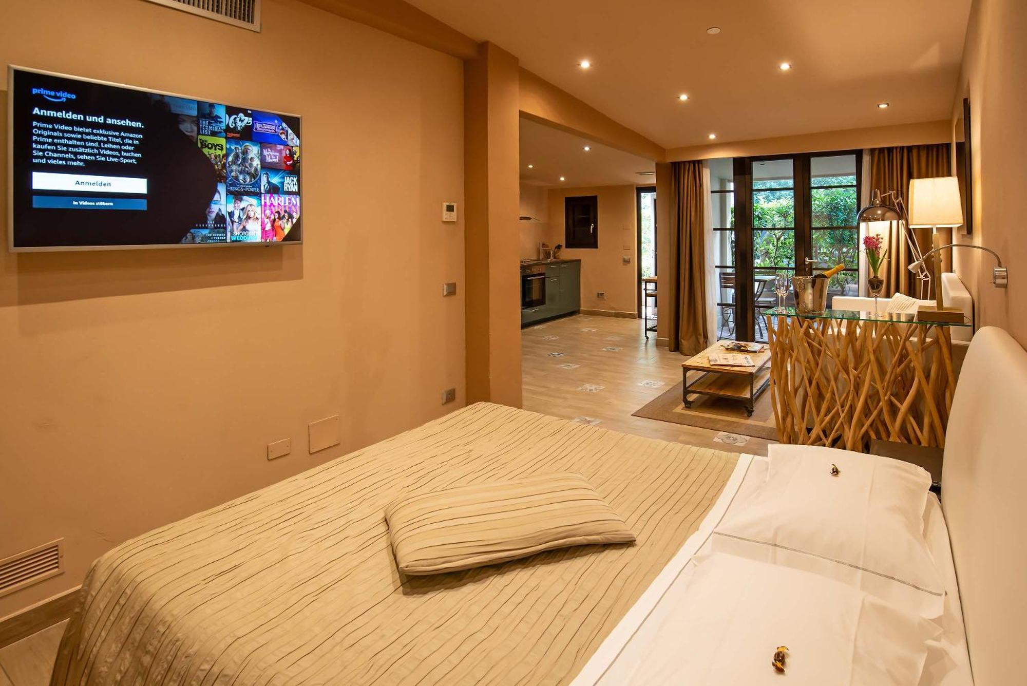 Deluxe Apartment