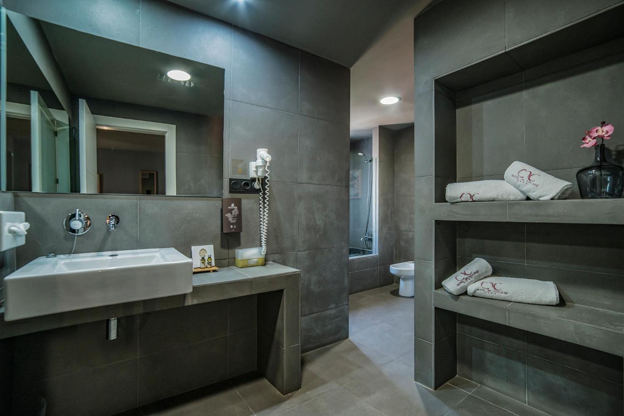 Premium Suite
