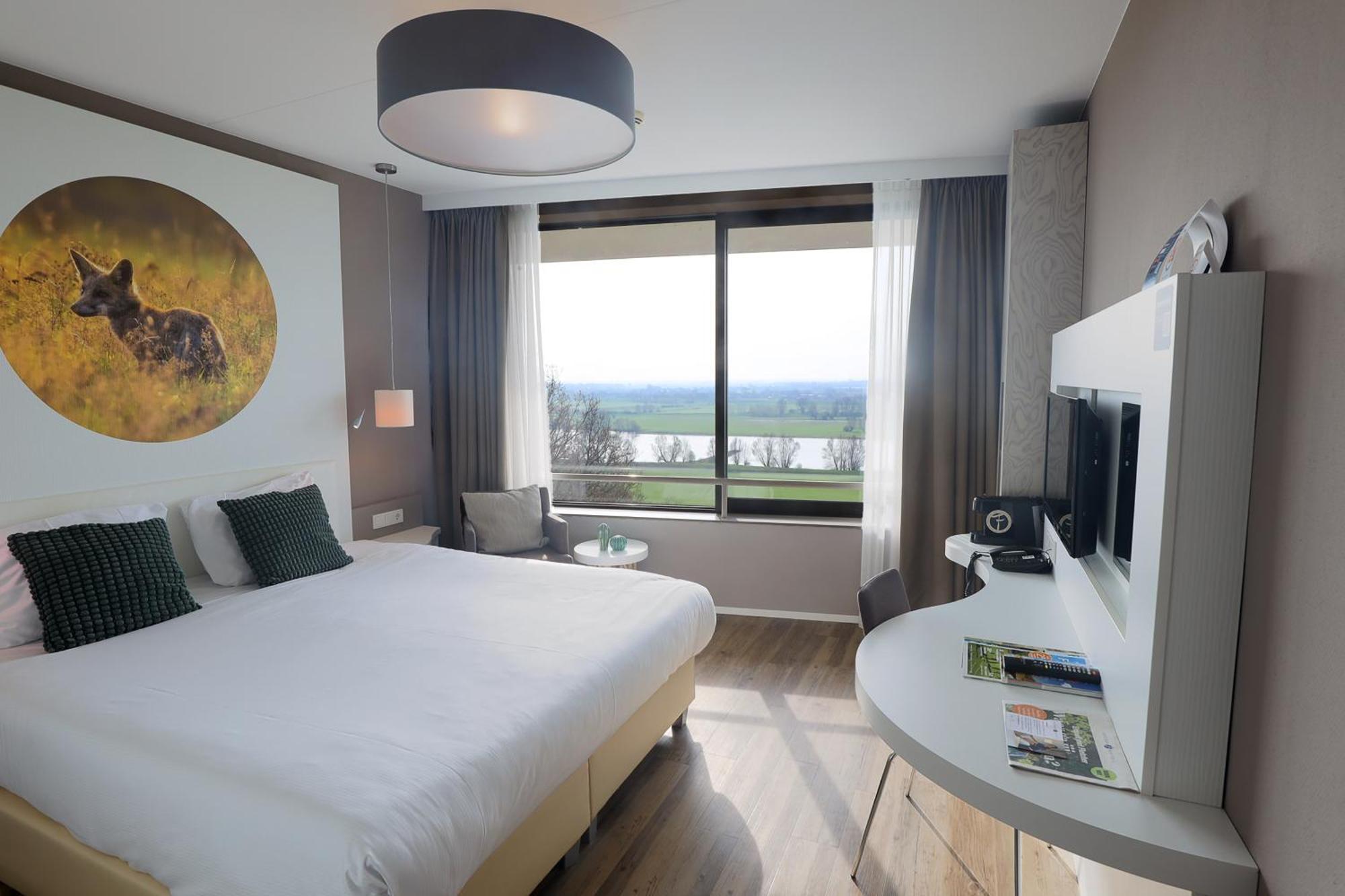 Deluxe Double Room Bath View