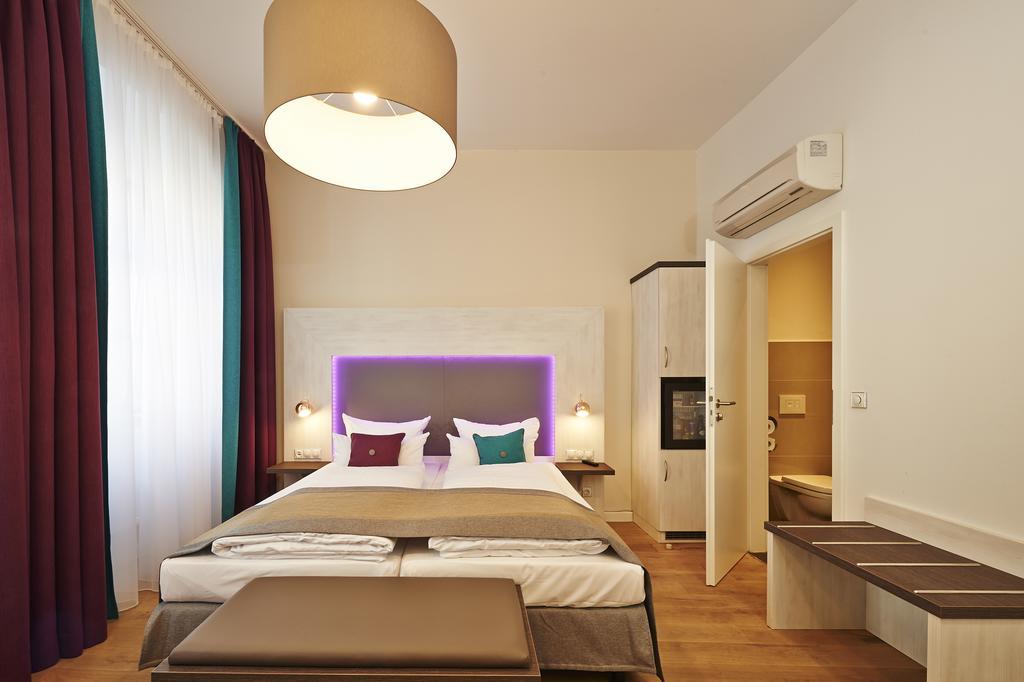 Standard Double Room,221874800:JPEG