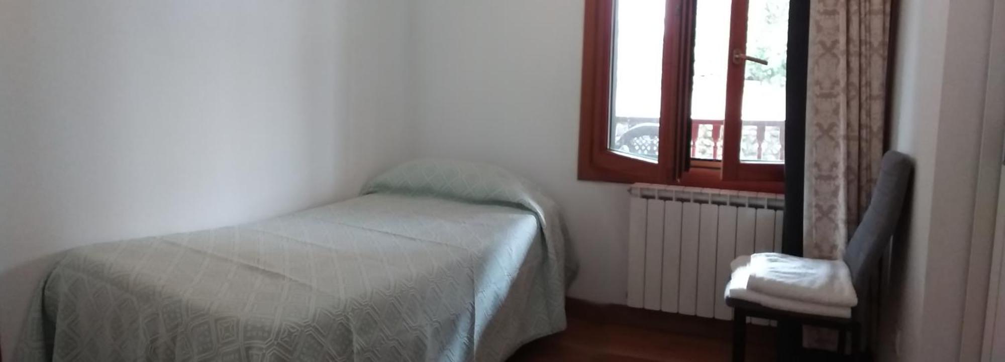 Single Room with Balcony,1567141037:JPEG