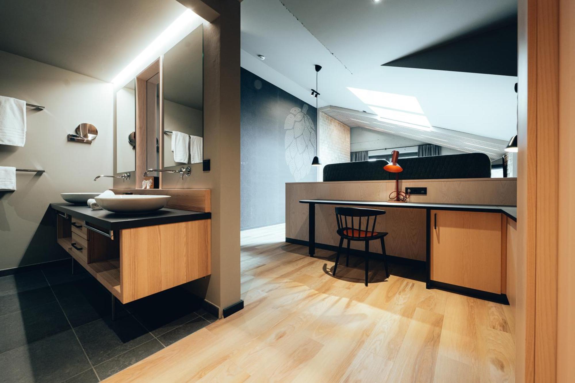 Suite City View