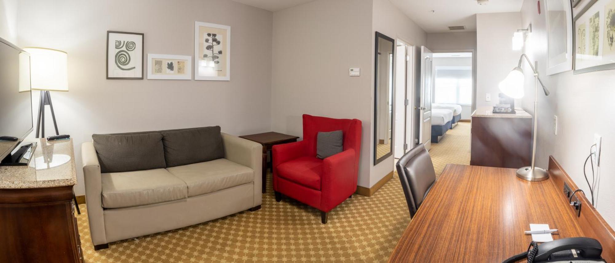 One-Bedroom Suite Two Queen Beds Sofa Bed Non-Smoking,70024553:JPEG