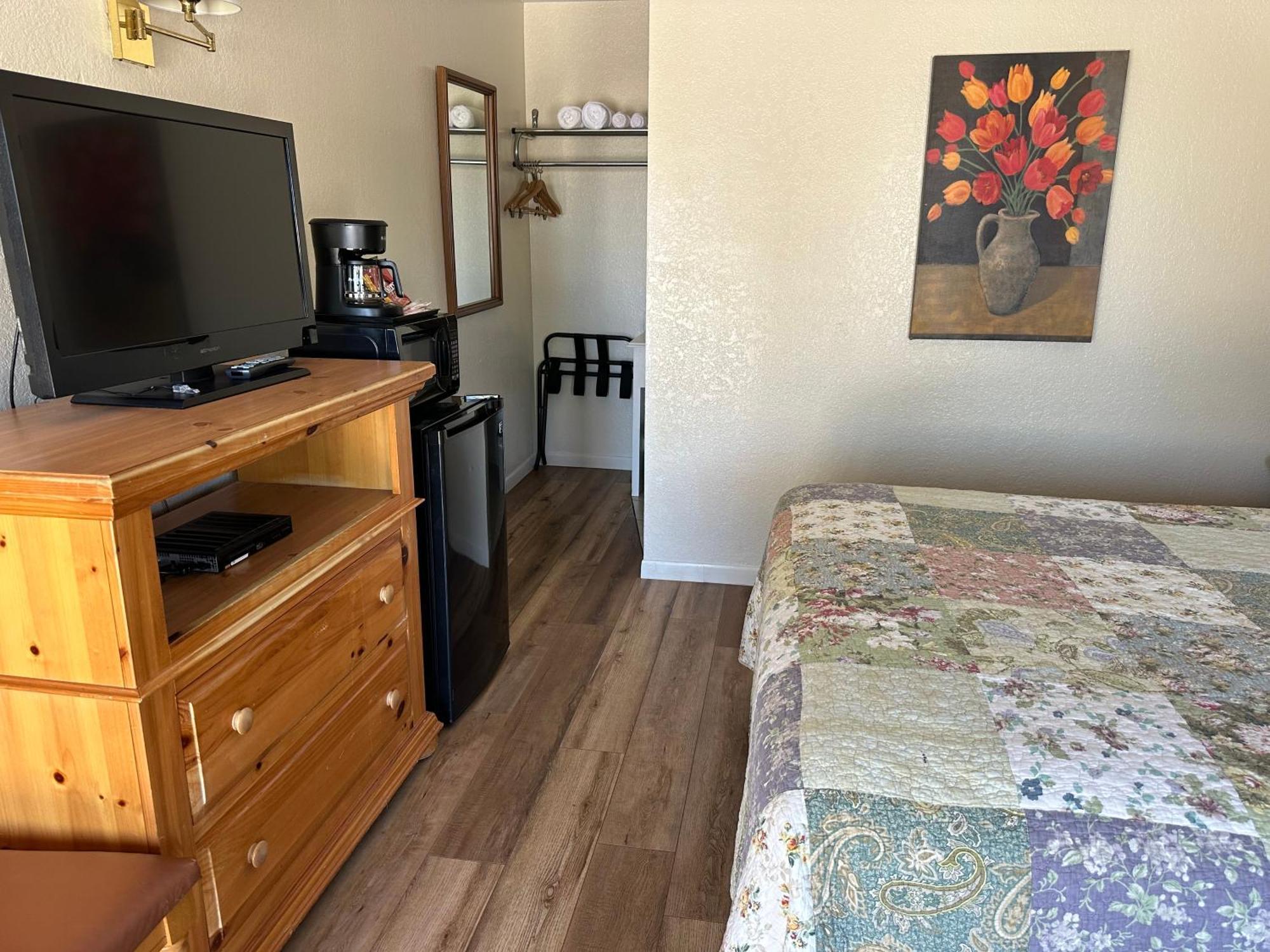 Queen Room