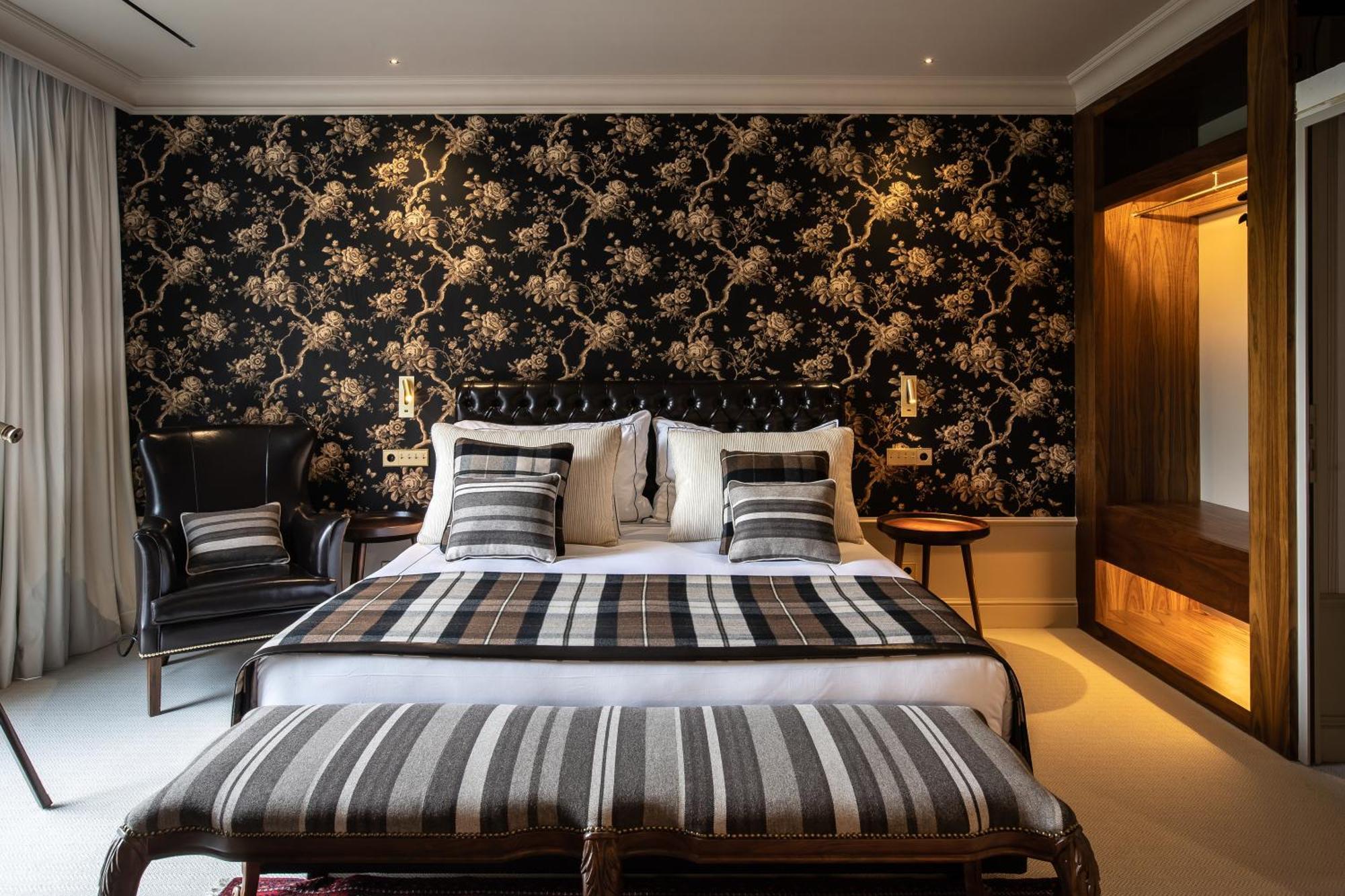 Deluxe River View Room