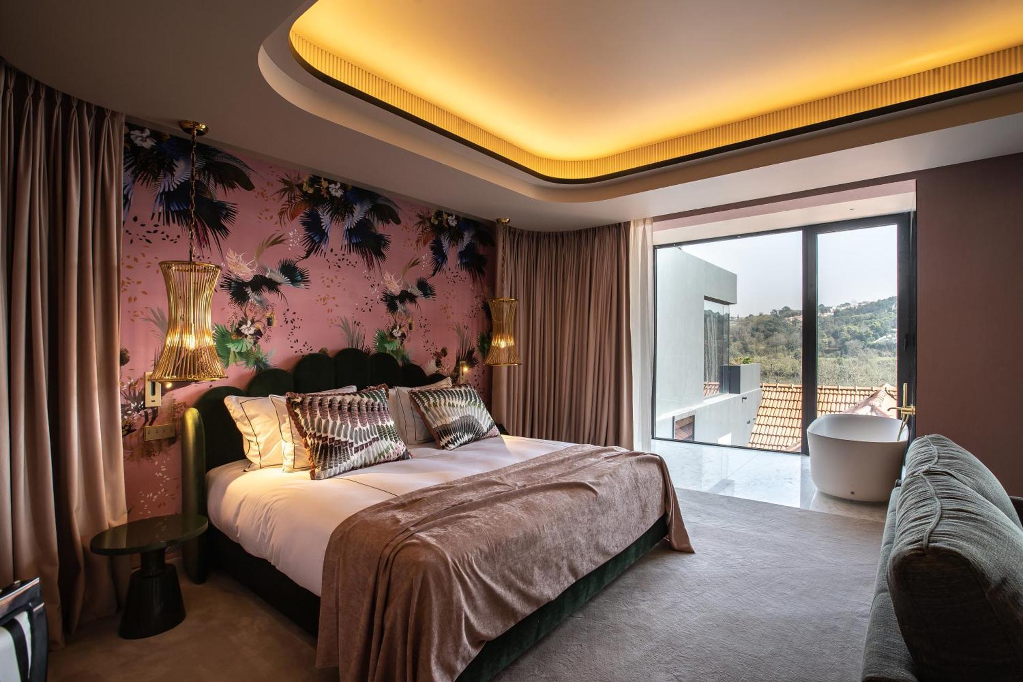 Signature Suite