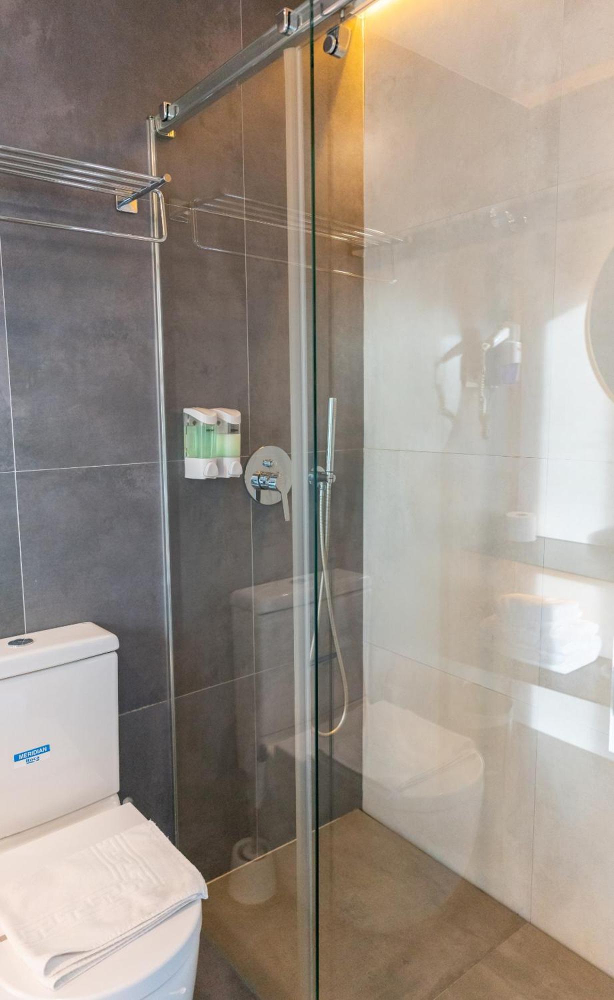 Twin Room Private Bathroom