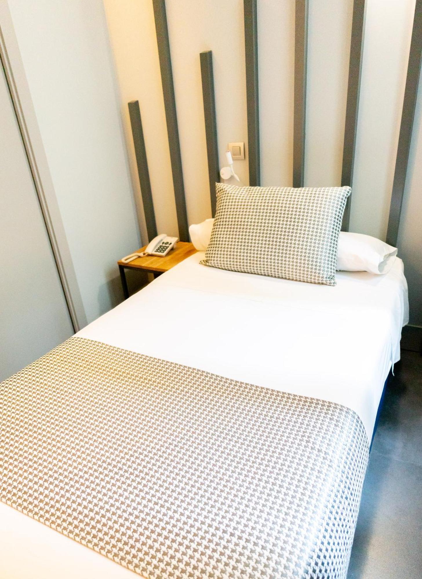 Single Room Private Bathroom