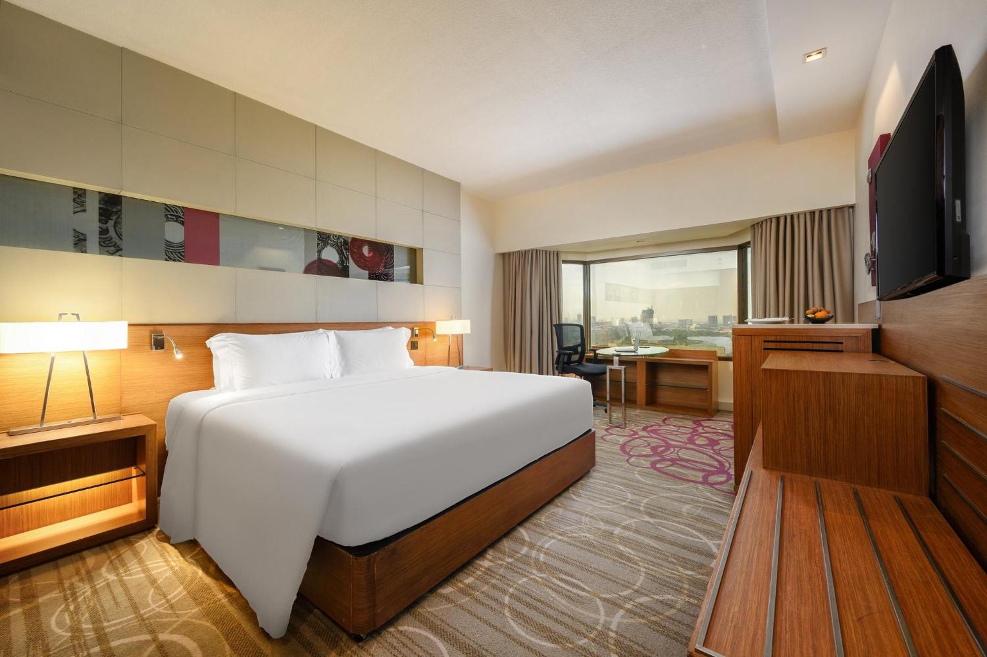 Deluxe King Room