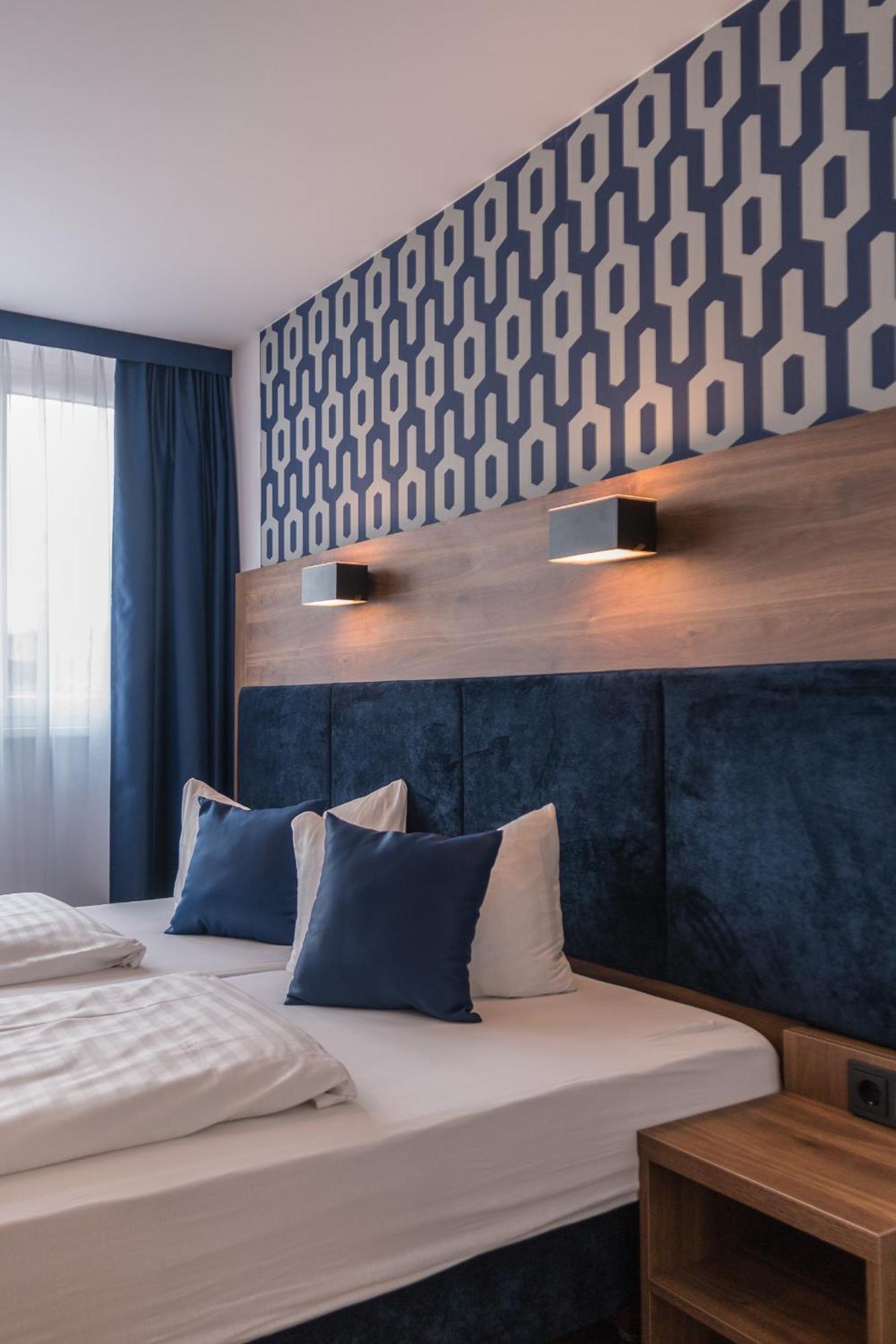 Triple Room,1571276375:JPEG