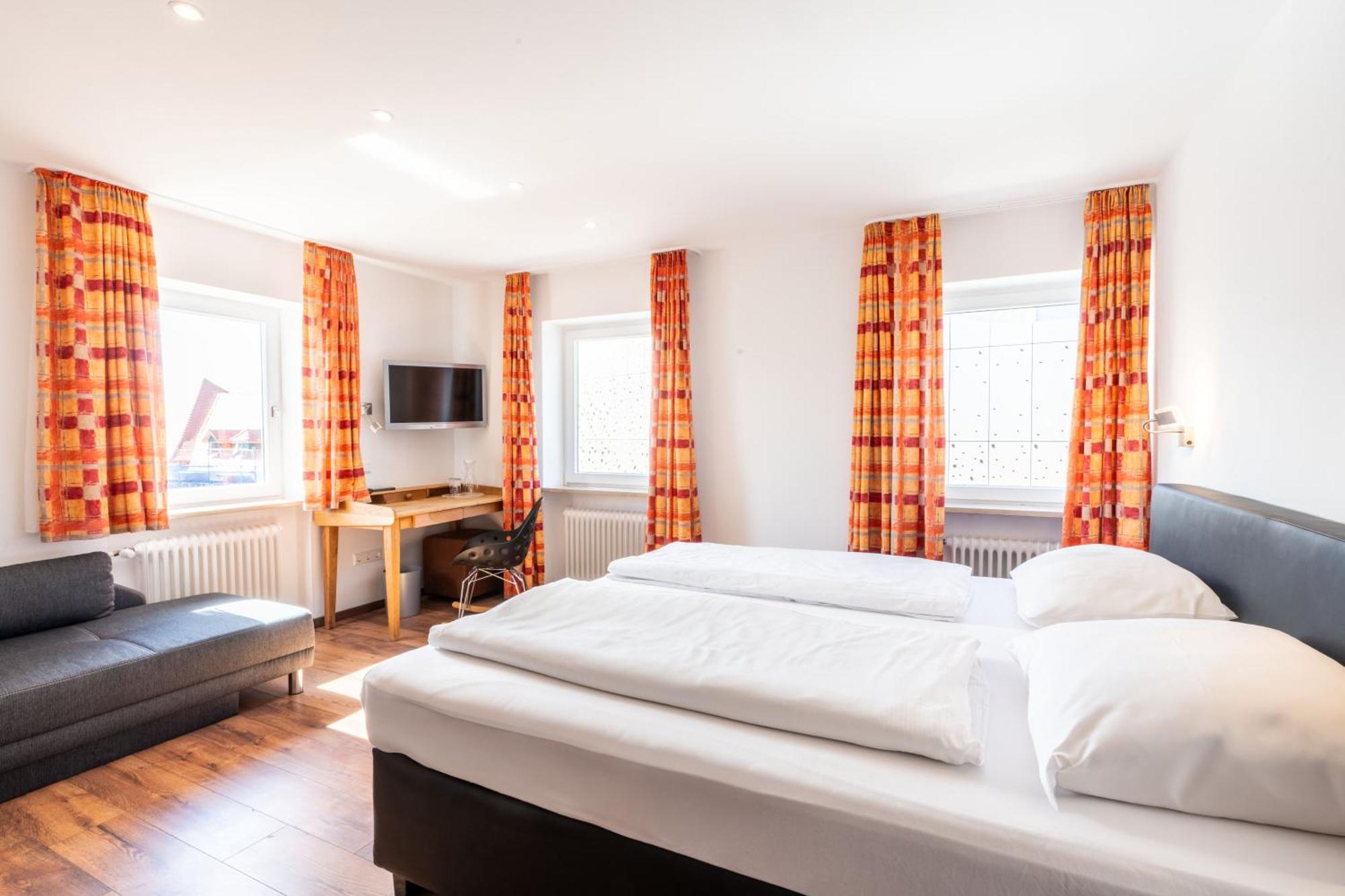 Double Room queensize bed