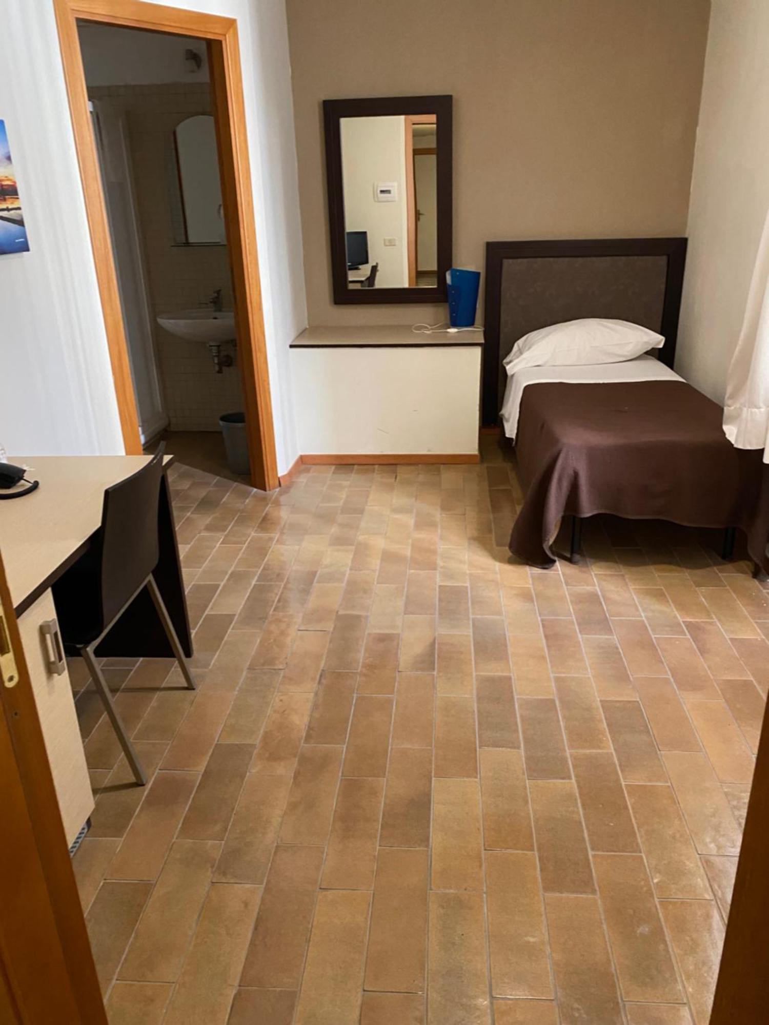 Single Room,1698964939:JPEG
