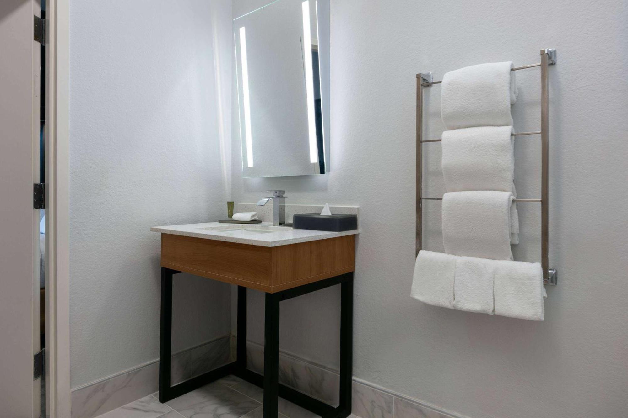 Executive King Room - Mobility Access/Non-Smoking
