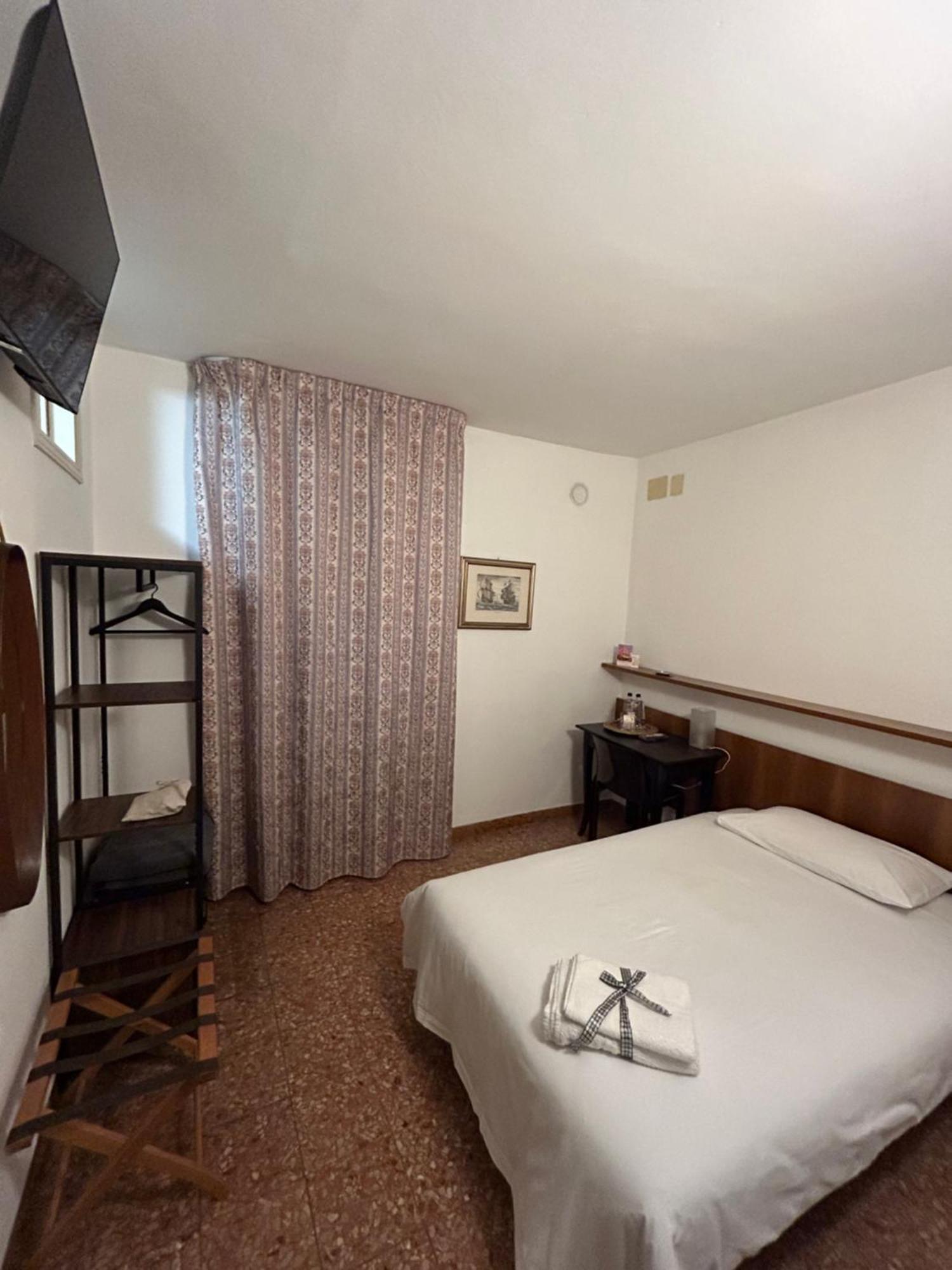 Single Room,1577257436:JPEG