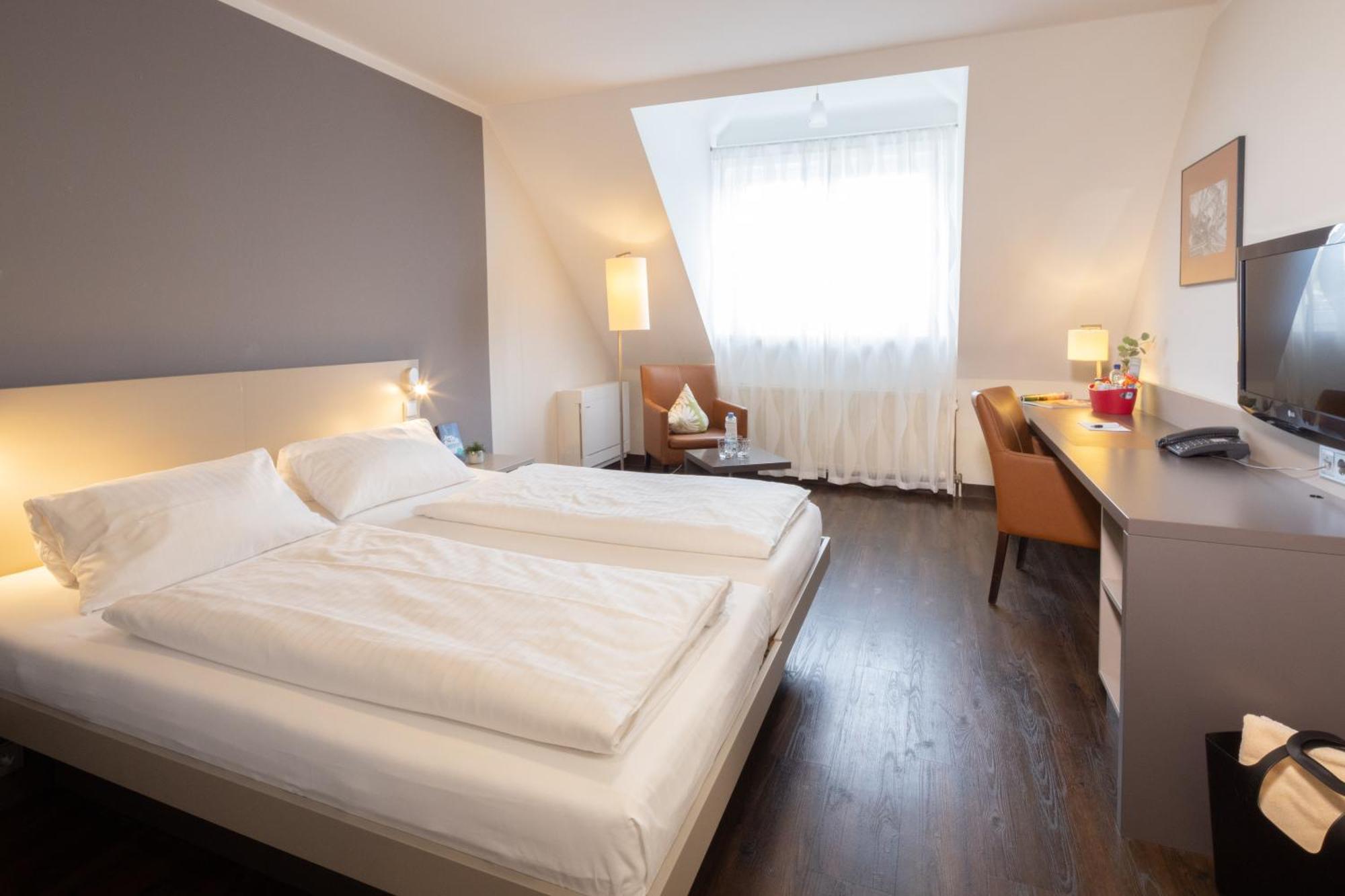 Standard Double Room,1572624419:JPEG