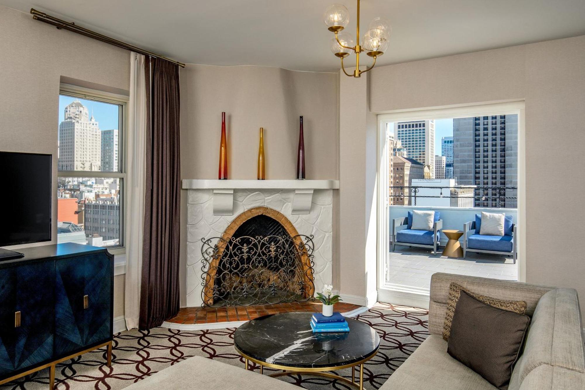 Samuel Suite 1 Bedroom Suite 1 King Skyline view Balcony,1572630632:JPEG