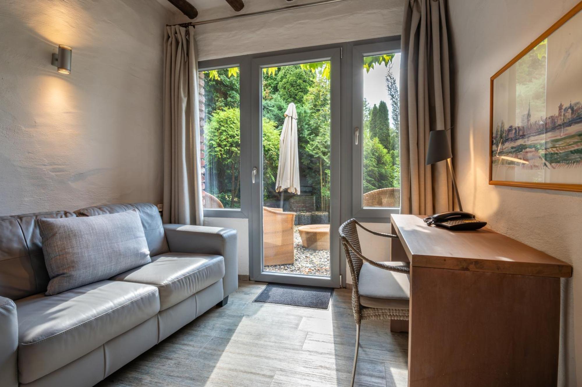 Superior Double Room with Pool View,1572640892:JPEG