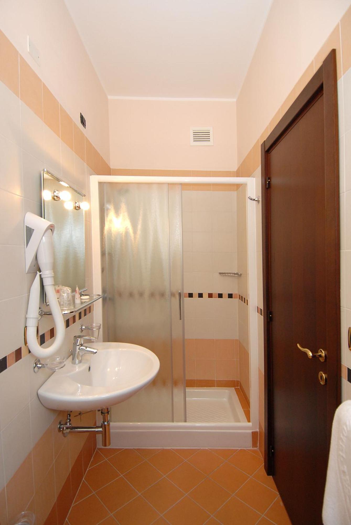 Classic Triple Room,1651167736:JPEG