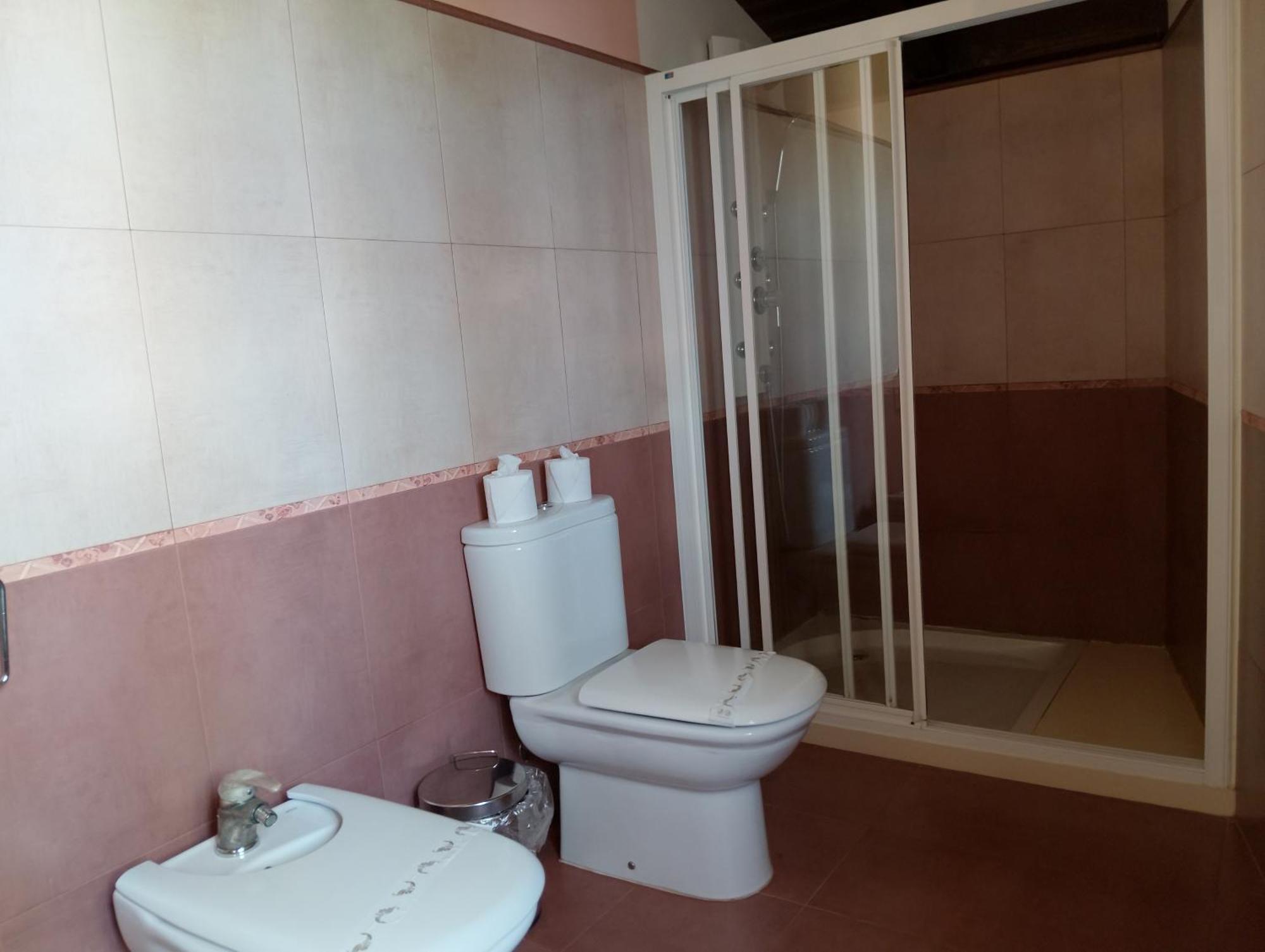 Superior Double Room 2 beds No pets,1572671501:JPEG